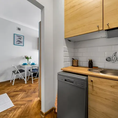 Downtown - Location, Metro&trams Nearby - By Rentujemy *