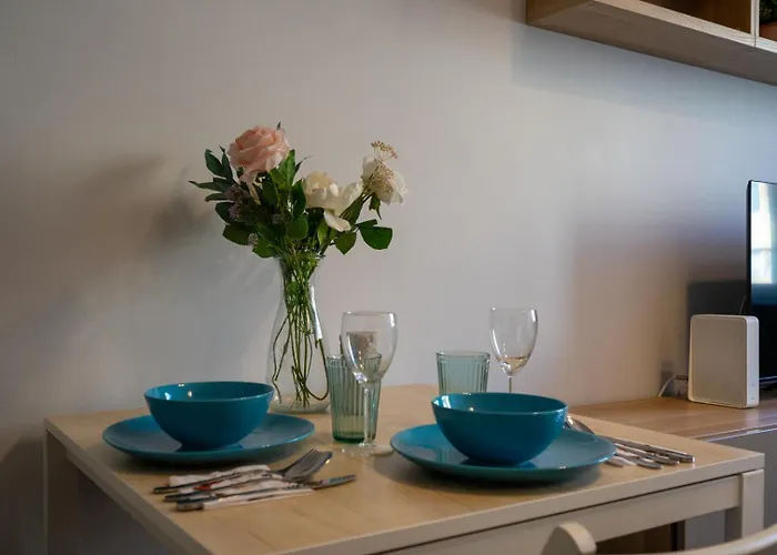 Downtown - Location, Metro&trams Nearby - By Rentujemy Варшава