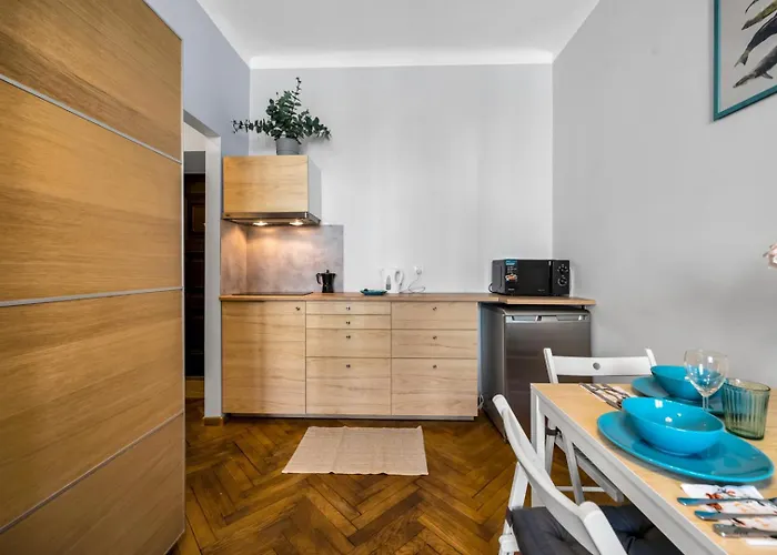 Апартаменты Downtown - Location, Metro&trams Nearby - By Rentujemy