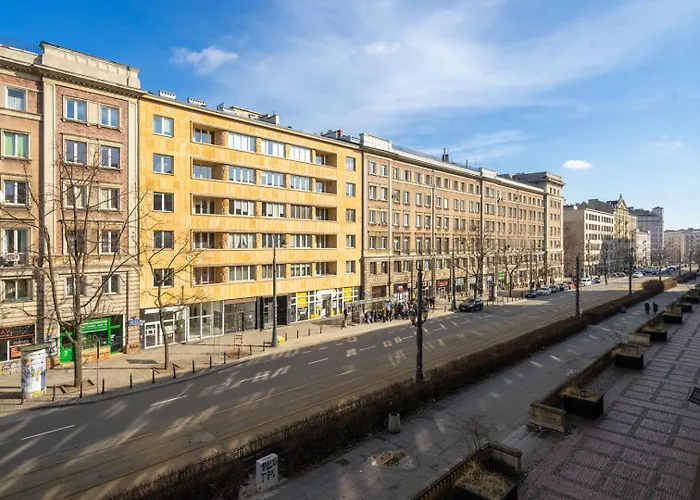 Downtown - Location, Metro&trams Nearby - By Rentujemy Апартаменты *