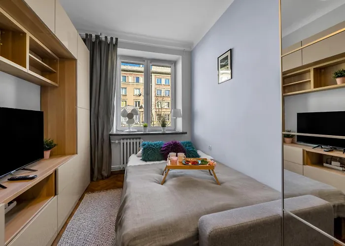 Downtown - Location, Metro&trams Nearby - By Rentujemy Варшава