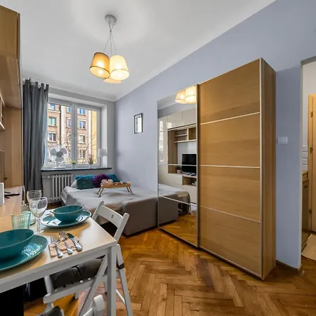 Apartment Downtown - Location, Metro&trams Nearby - By Rentujemy Warschau
