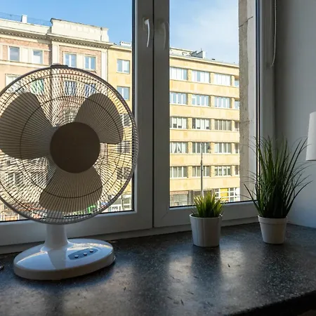 Apartment Downtown - Location, Metro&trams Nearby - By Rentujemy