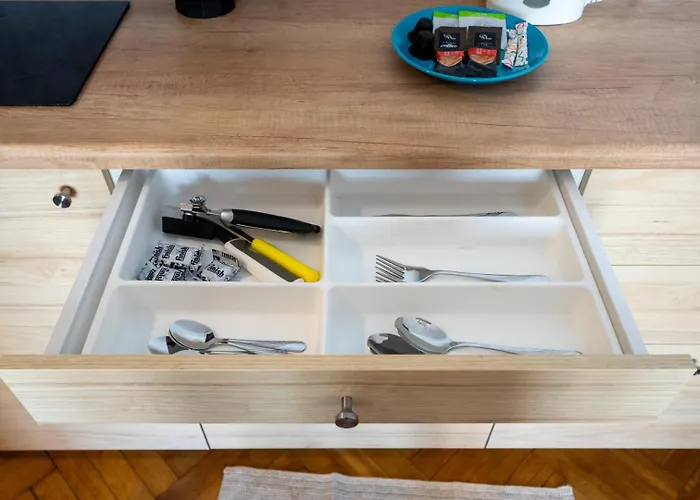 Downtown - Location, Metro&trams Nearby - By Rentujemy Appartement *