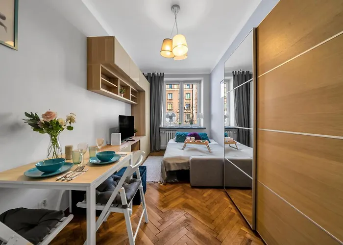 Downtown - Location, Metro&trams Nearby - By Rentujemy Appartement